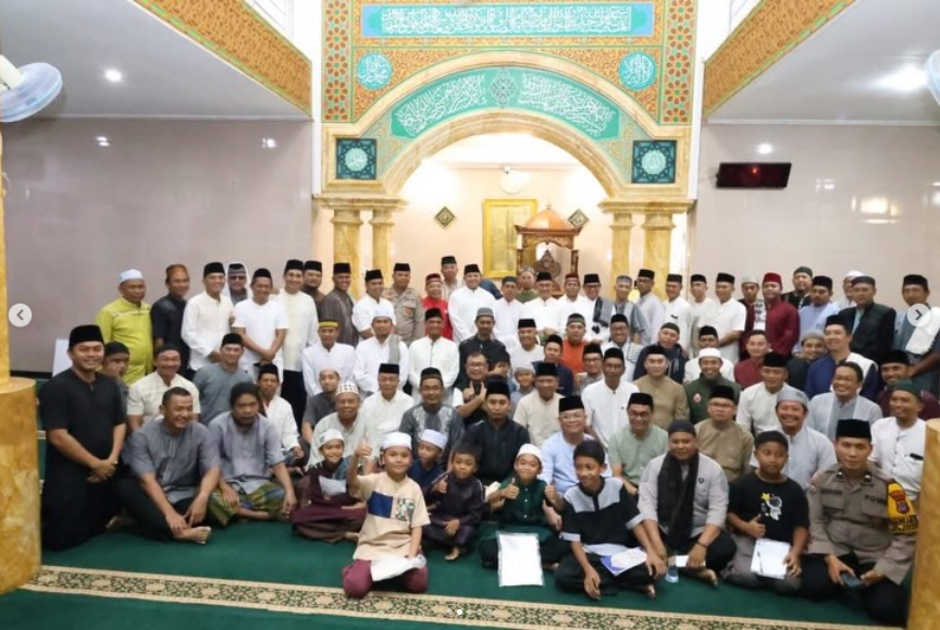  Lurah Selumit Mengikuti Kegiatan Safari Ramadhan 1447 H Yang Dilaksanakan Di Masjid Babul Khair, Kelurahan Sebengkok, Kecamatan Tarakan Tengah. 