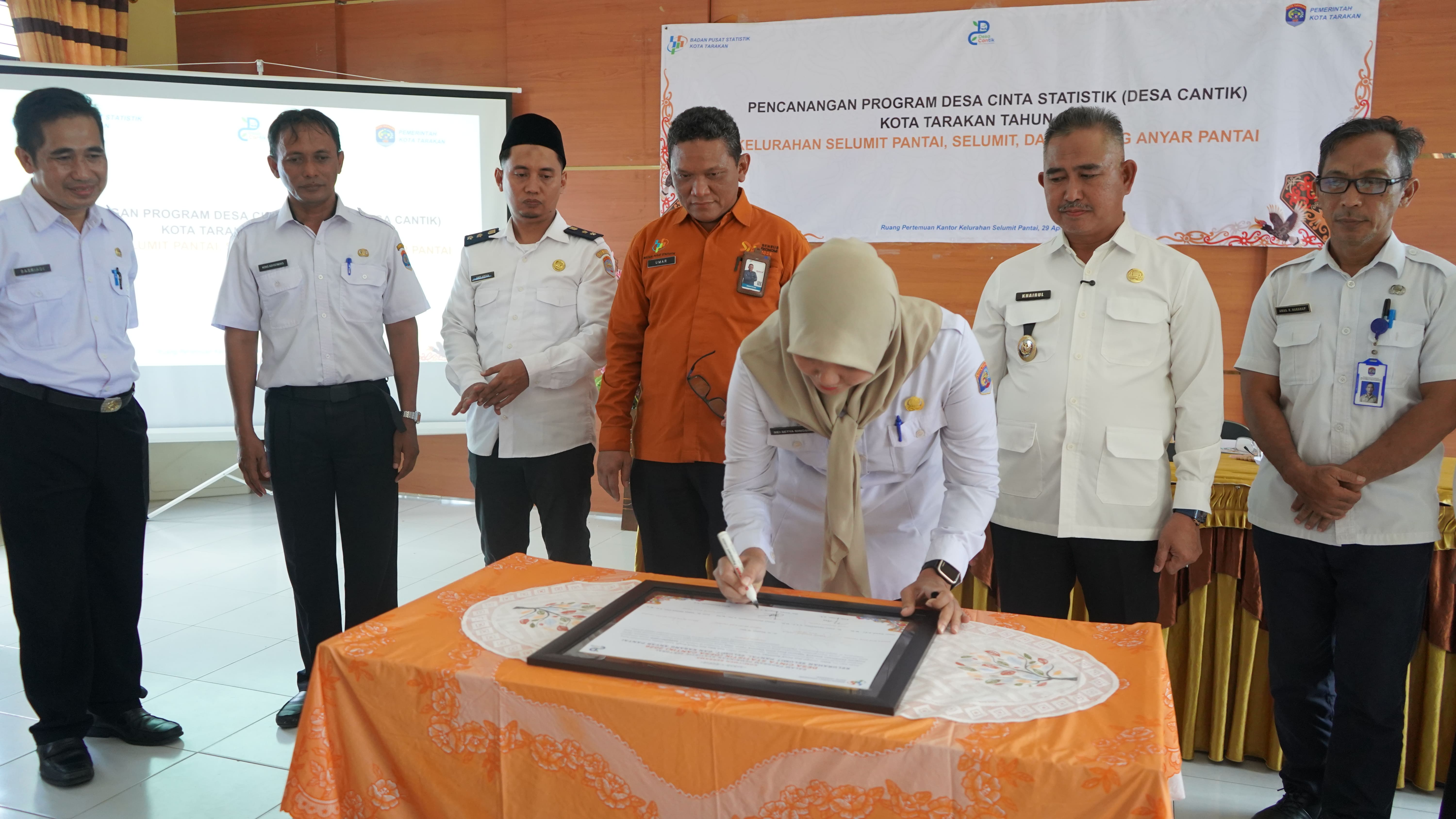 Sosialisasi GENTING (Gerakan Orang Tua Asuh Cegah Stunting)