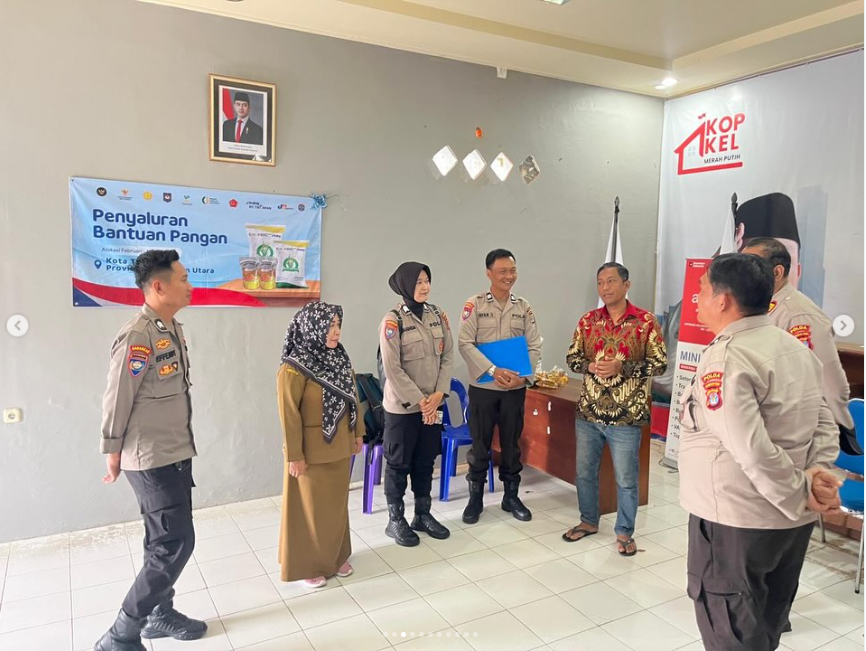  Lurah Selumit Bersama Jajarannya Menerima Kunjungan Kerja Dari Subdirektorat Bina Polmas Direktorat Pembinaan Masyarakat Kepolisian Daerah Kalimantan Utara