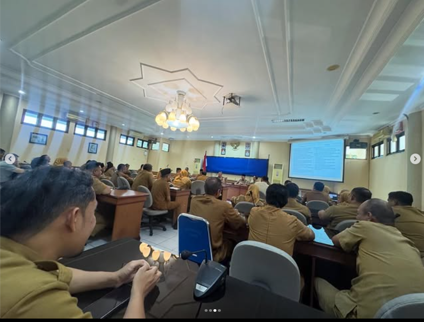  Lurah Selumit Menghadiri kegiatan Pengarahan Wali Kota Tarakan Mengenai Penerapan fleksibilitas Kerja Di LIngkungan Pemerintah Kota Tarakan